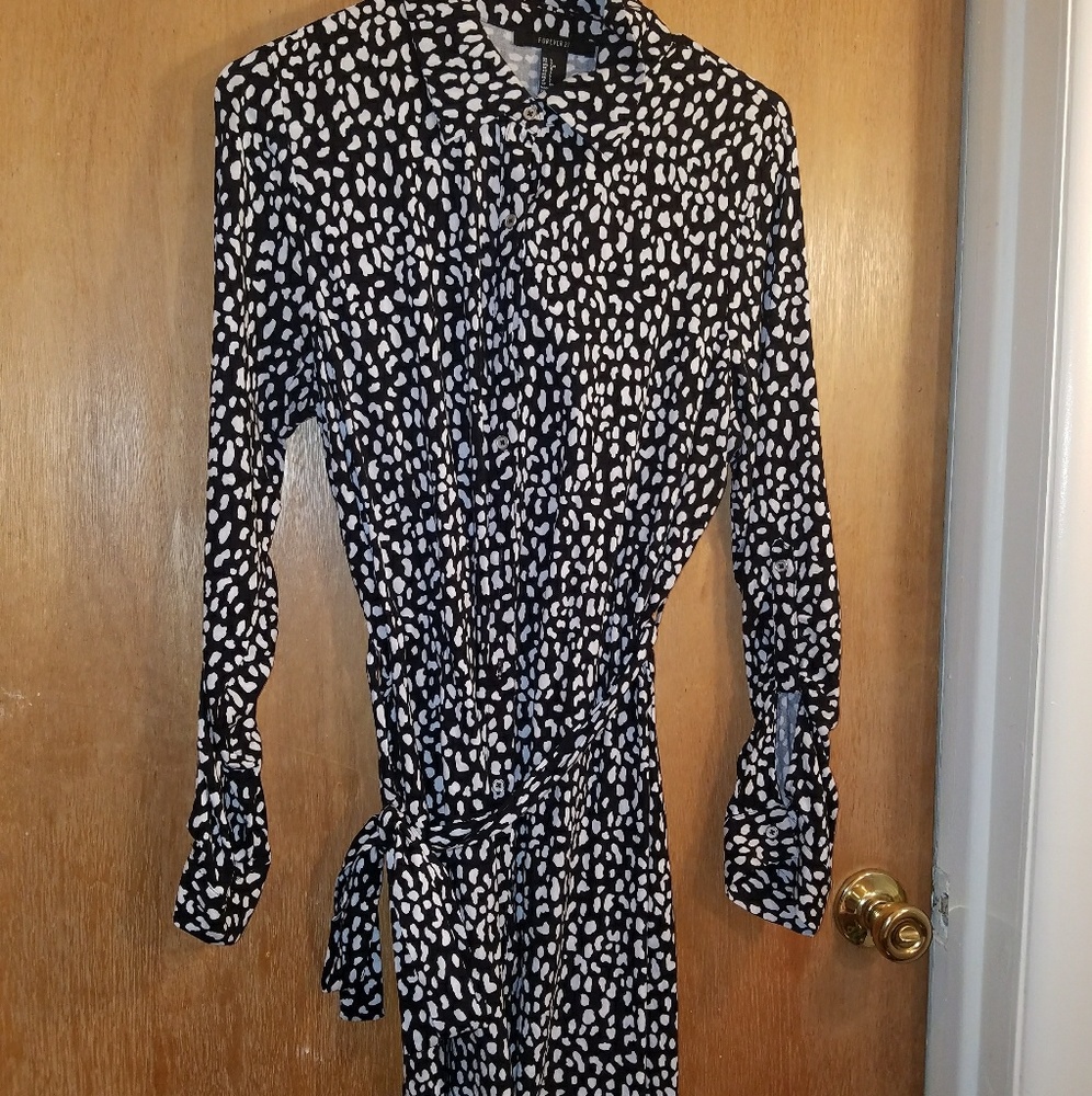 Forever 21 Black and White print Dress